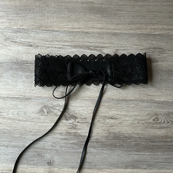 Boho lace tie belts - Picture 4 of 5